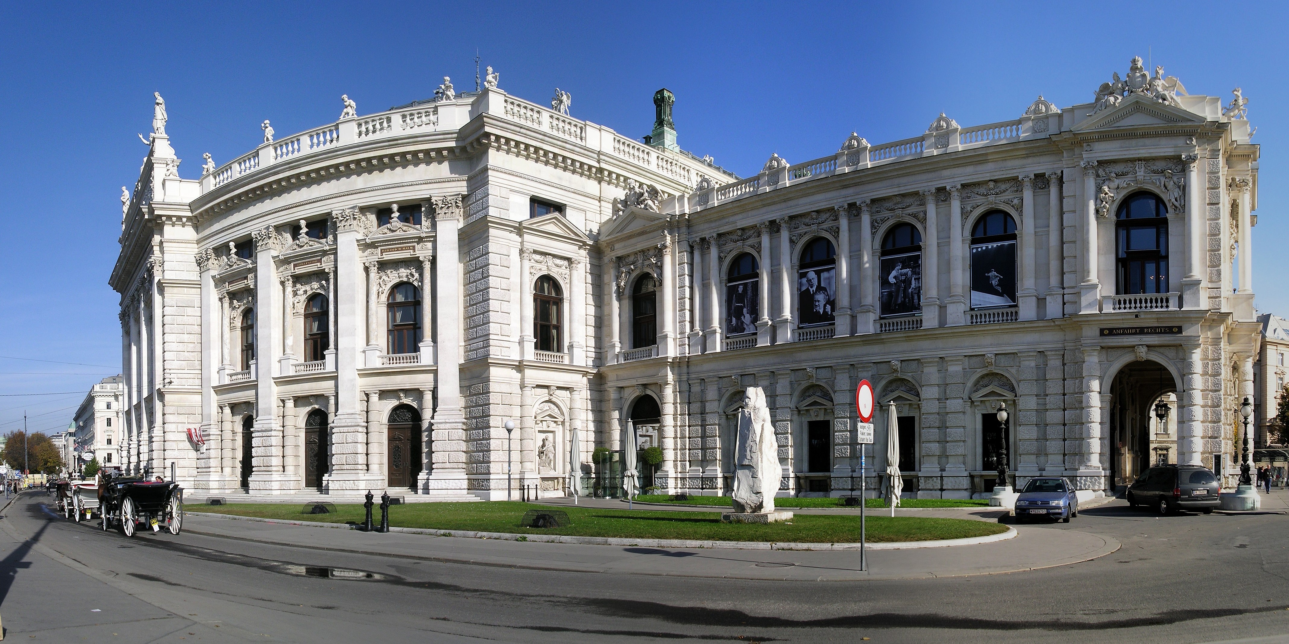 Burgtheater Wien mit Ringstraße